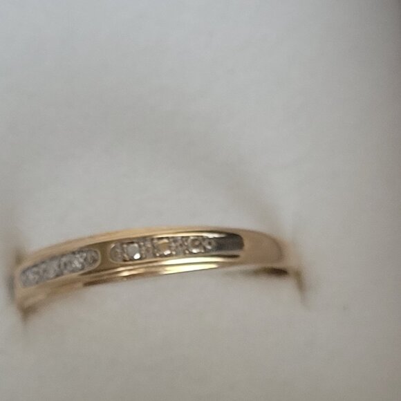 Diamond Womens 10k Yellow Gold Band - Picture 6 of 12